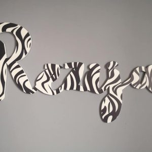 Koka vārdiņš ar krāsainu printu - Image 4