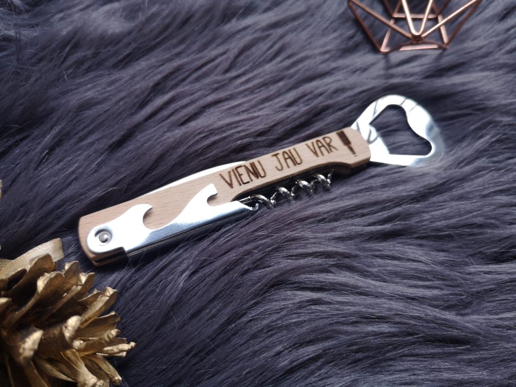 Personalizēts pudeļu attaisāmais