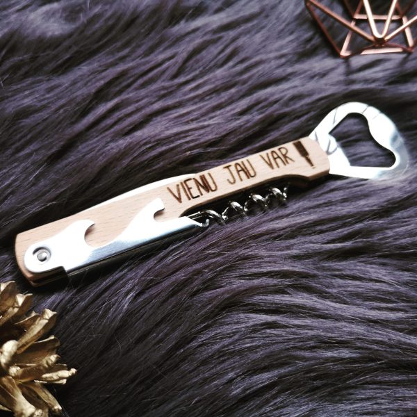 Personalizēts pudeļu attaisāmais