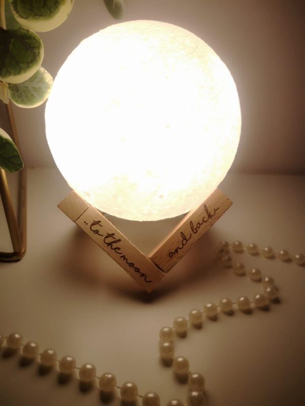 Muzikālā mēness lampa